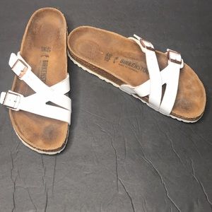 Woman’s White Birkenstock YAO Size 40 (9-9.5)